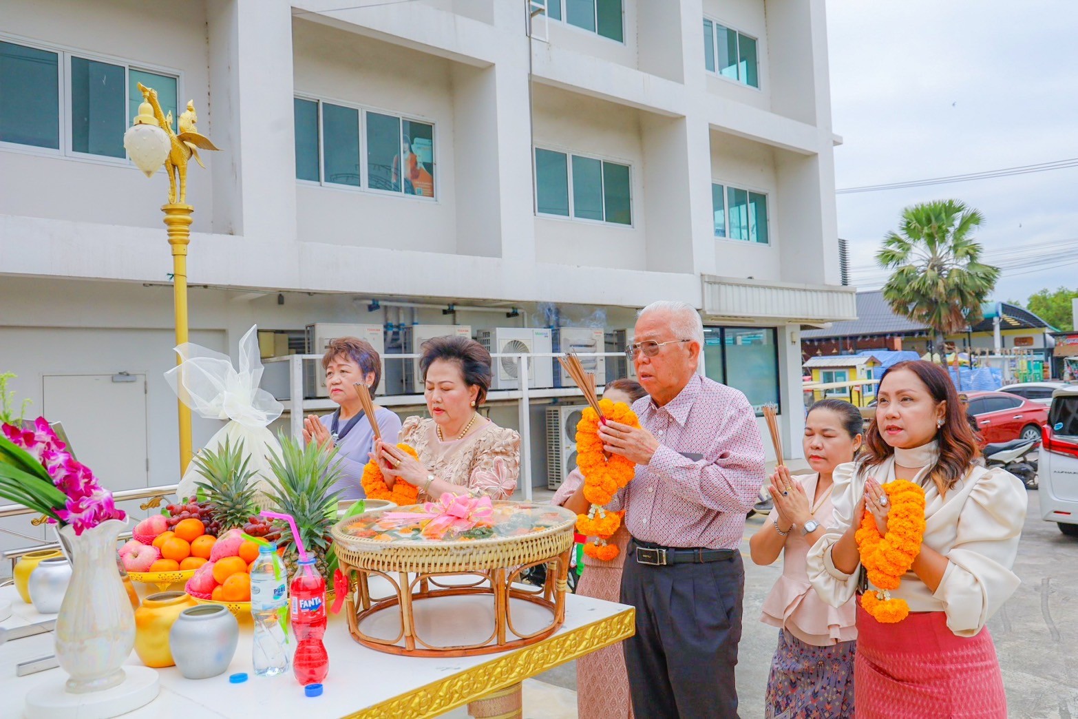 ทำบุญครบรอบ 5 ปี ตลาดโรงเกลือท้ายเกาะ สามโคก ปทุมธานี เมื่อวันที่ 13 ธันวาคม 2567